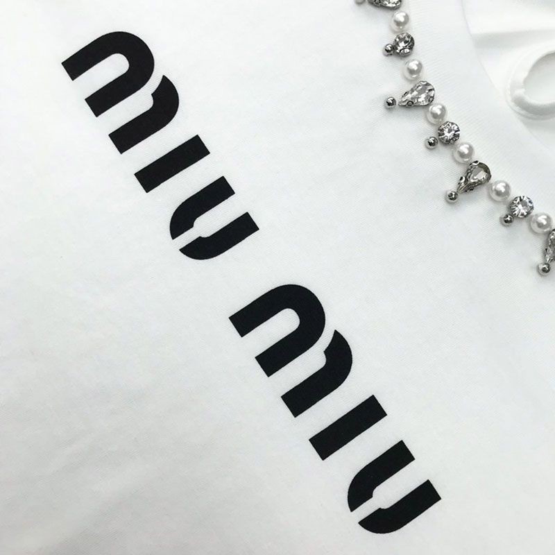 送料込ミュウミュウ 偽物★クリスタル クロップドコットンTシャツ MJL8161V6FF0009